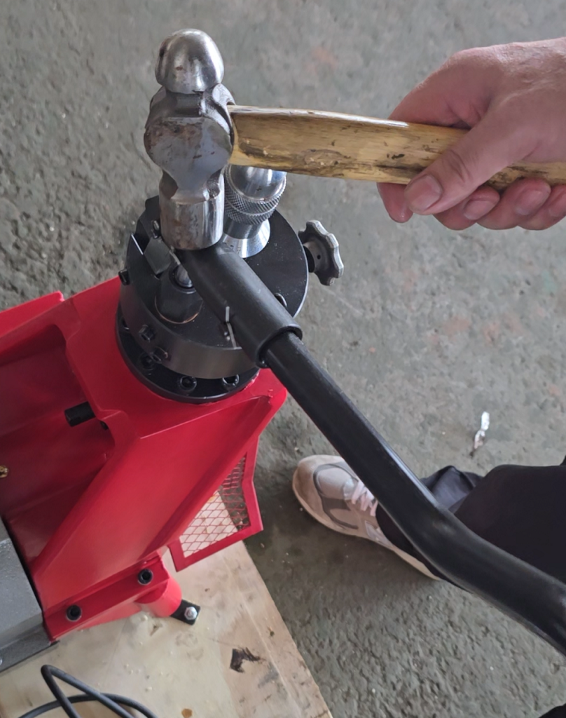 How to fix the pipe grooving machine hydraulic pump if the cylinder do not work