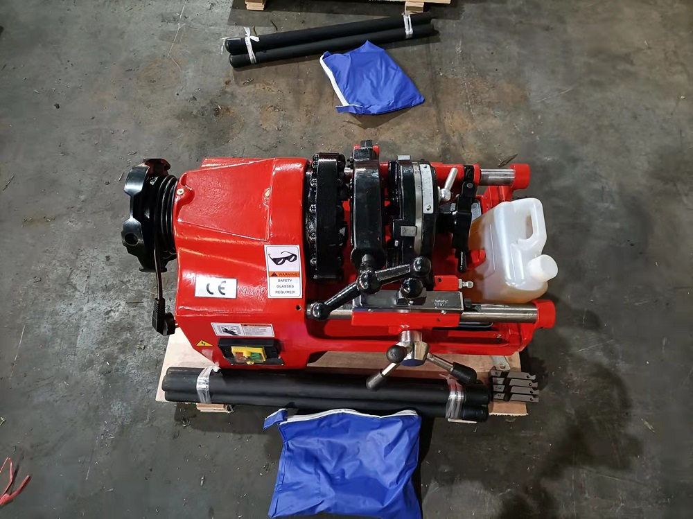 Pipe Threading Machine