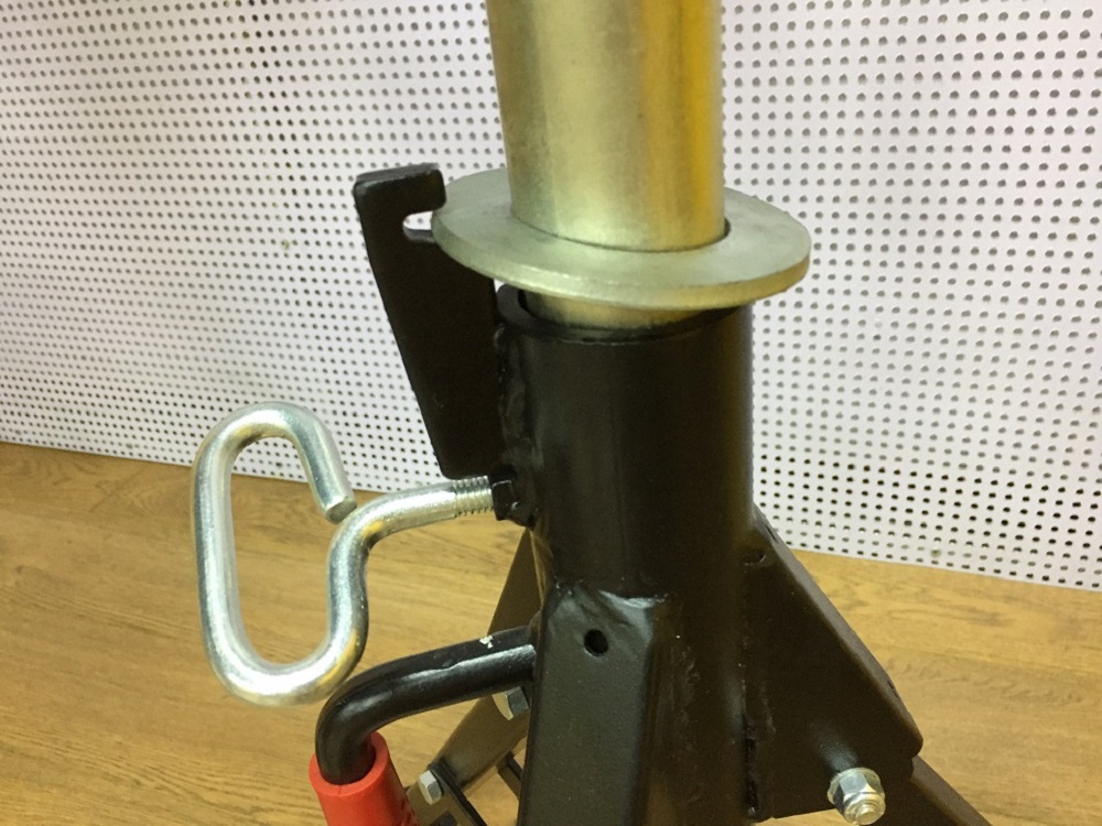 V head pipe stands